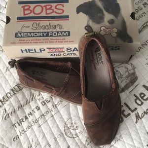 NWT Adorable brown leather bobs!!